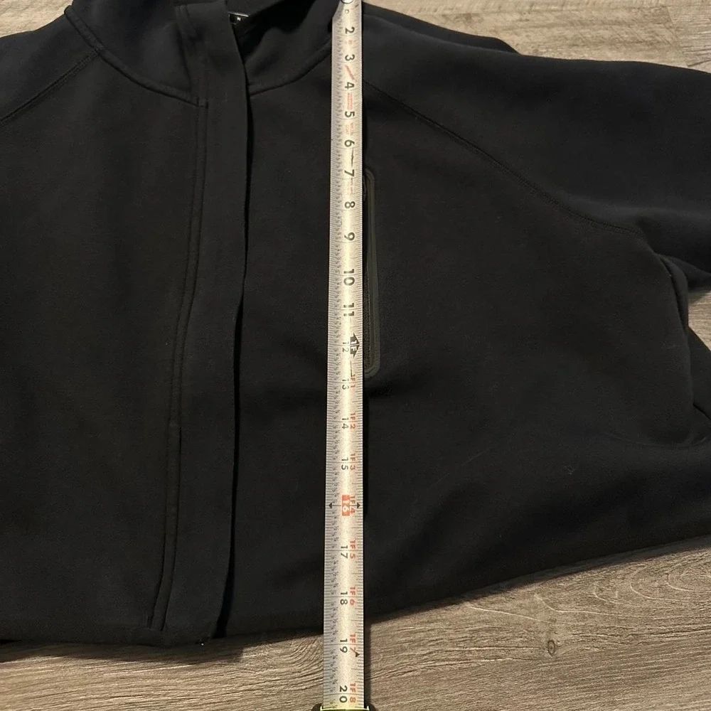 Nike Tech Women's Size M Black Cropped Zip-Up Hoodie